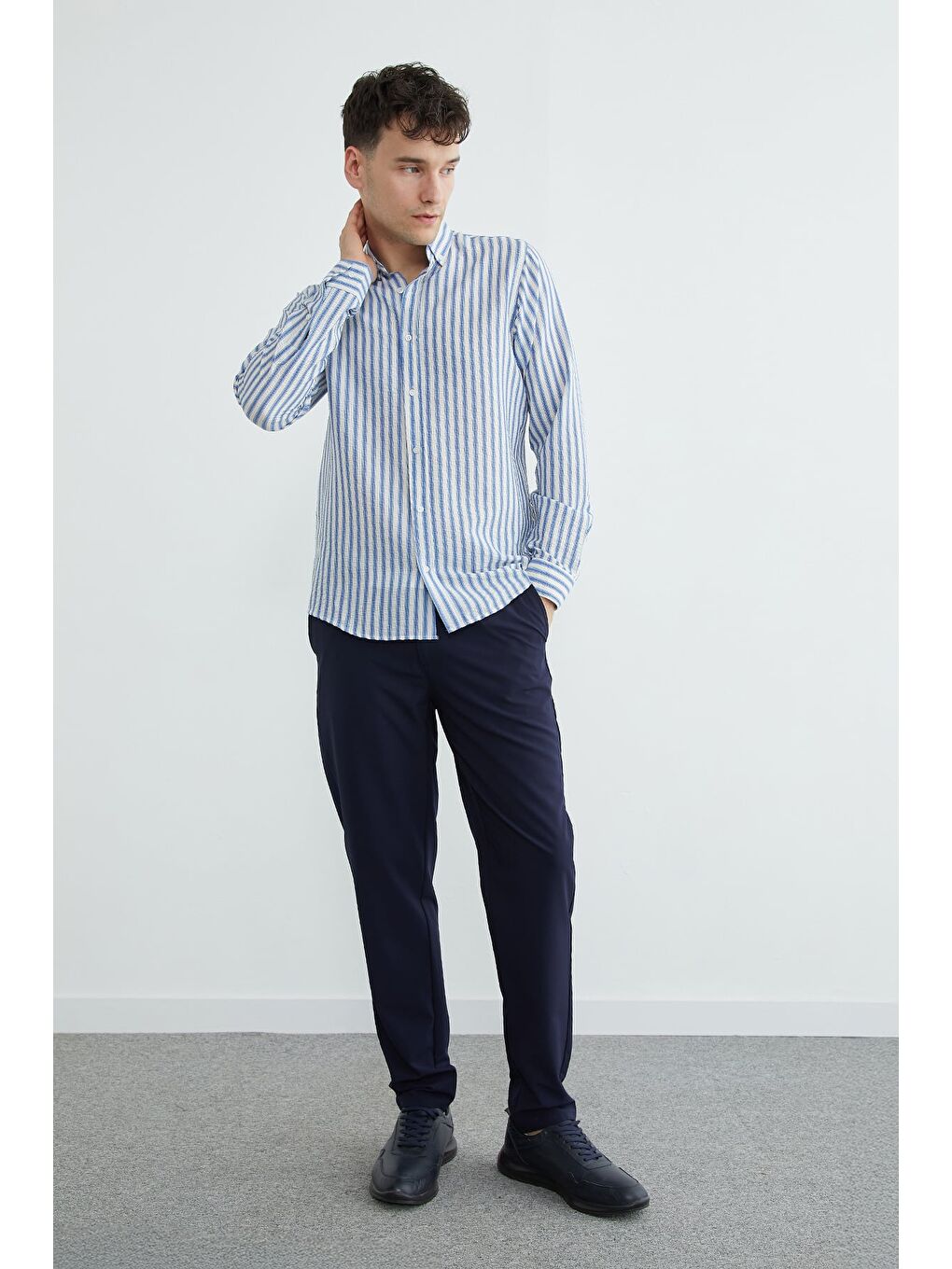 Mavi Çizgili Gofre Kumaş Gömlek-1