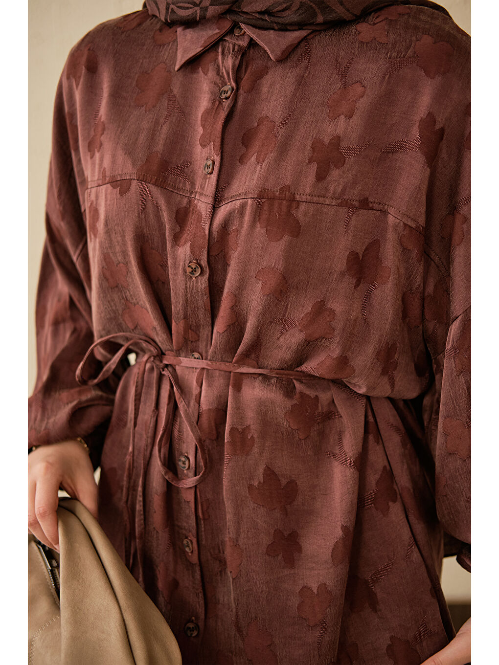 Kadın Yonca Desen Saten Bel Bağlamalı Gömlek Bordo-3
