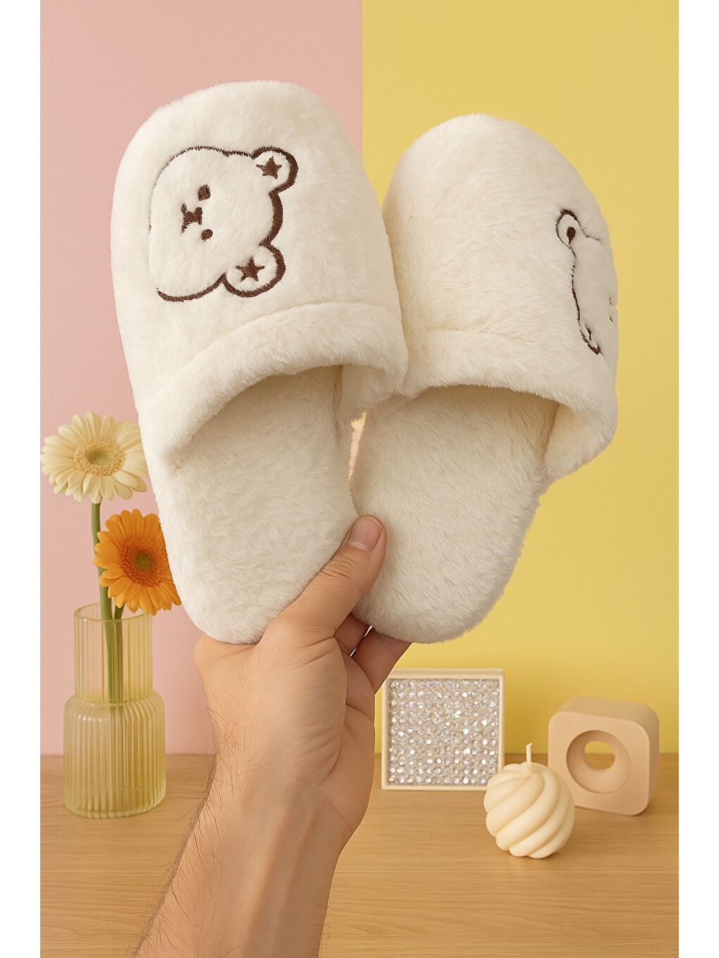 Ekru MOMO Ayıcık Kadın Ev Terliği Günlük Rahat Kışlık Terlik