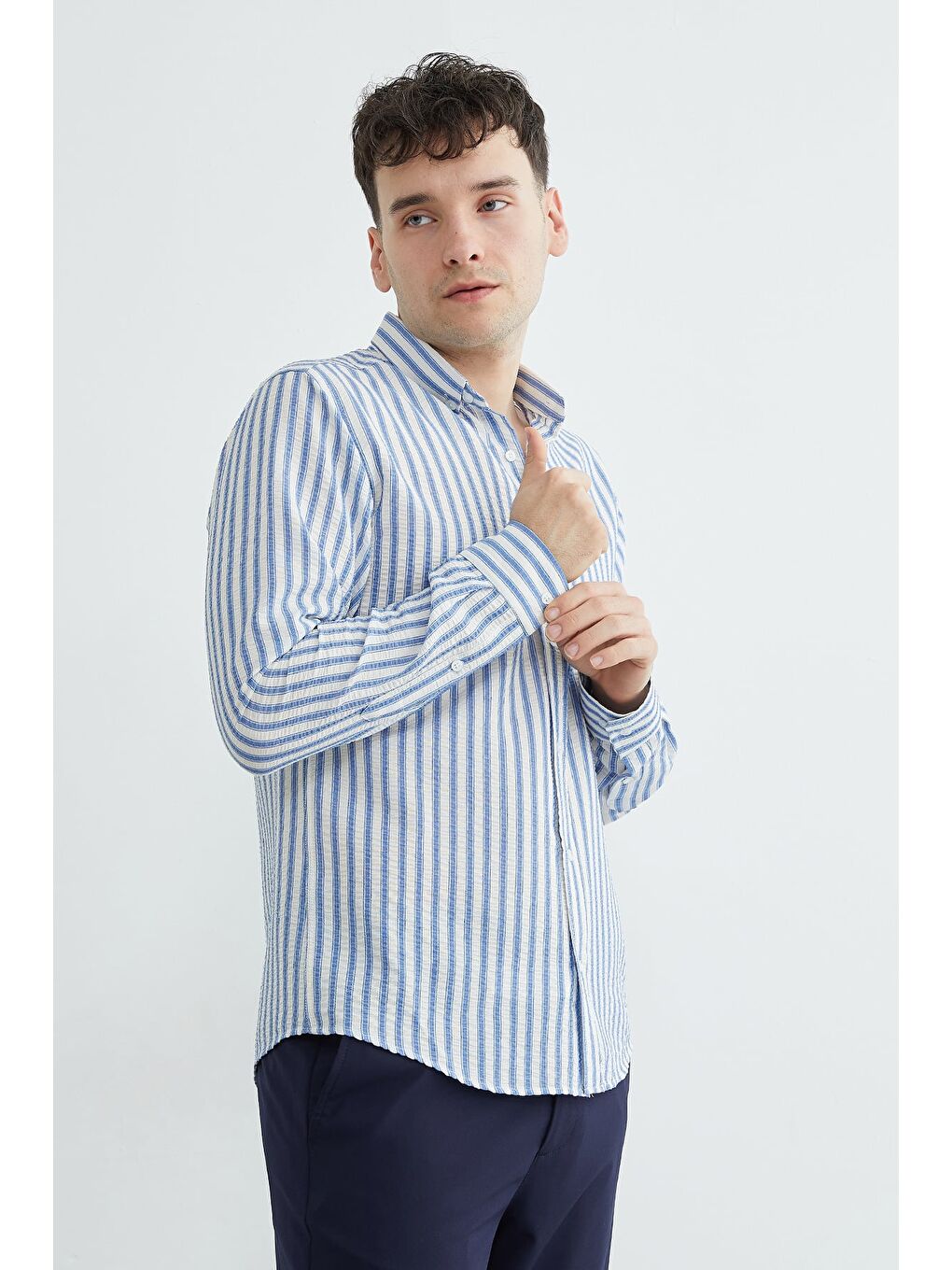 Mavi Çizgili Gofre Kumaş Gömlek-3