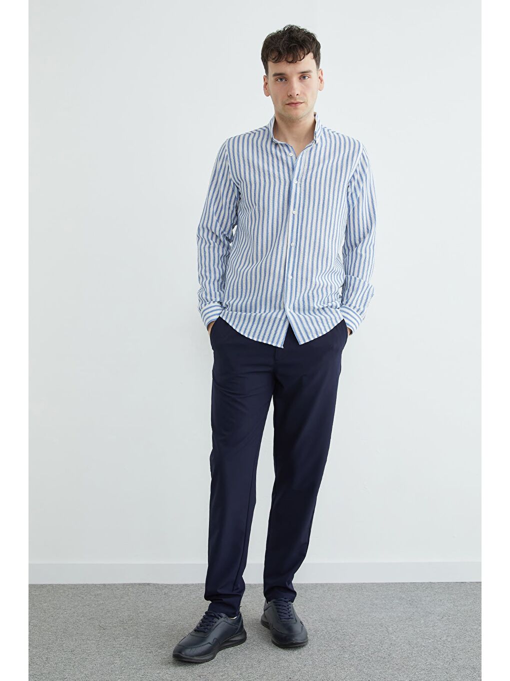 Mavi Çizgili Gofre Kumaş Gömlek-4