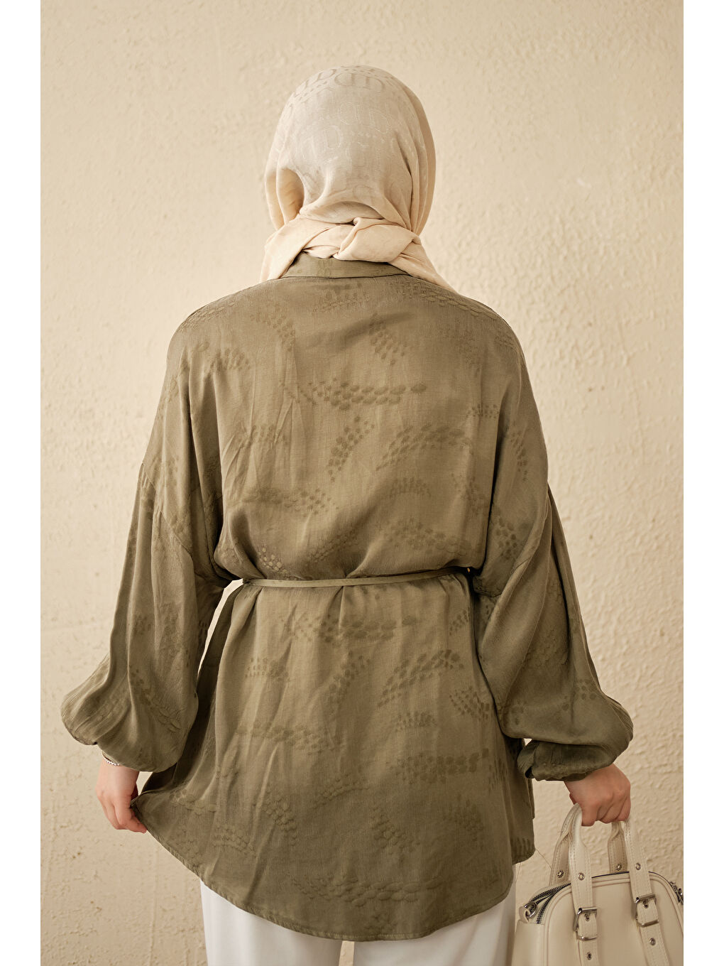 Kadın Benek Desenli Saten Bel Bağlamalı Gömlek Yeşil-4