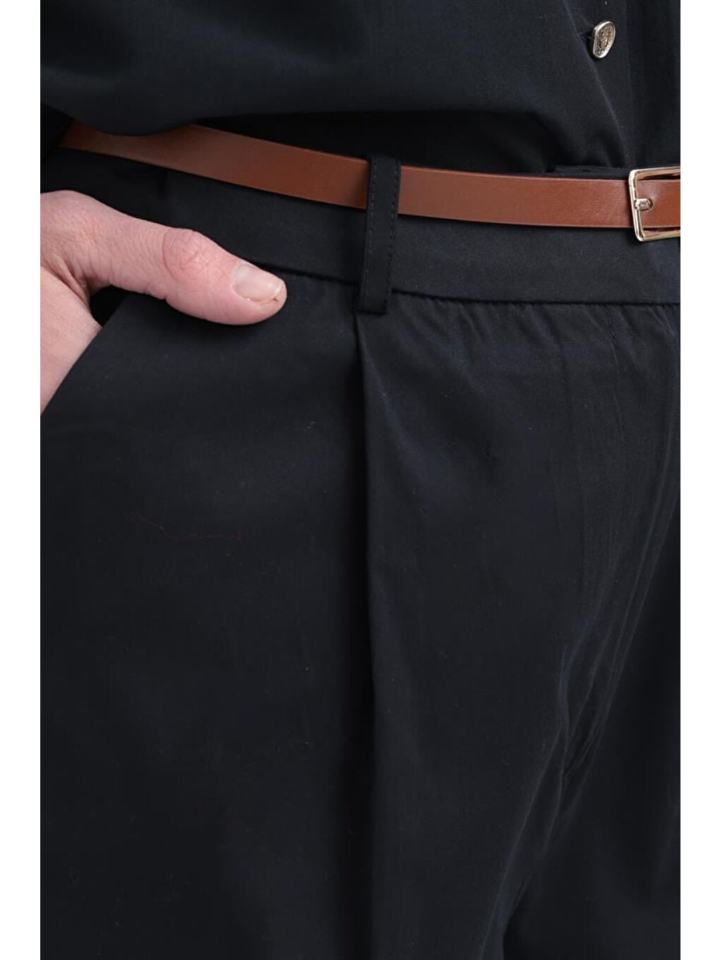 Siyah-Kemerli Boru Paça Pantolon-3