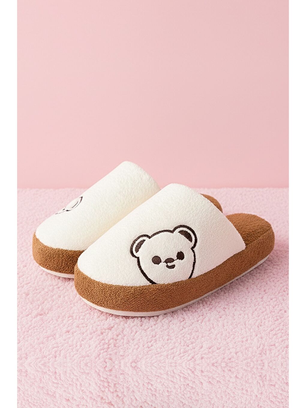 Beyaz MOMO Ayıcık Kadın Ev Terliği Günlük Rahat Kışlık Terlik