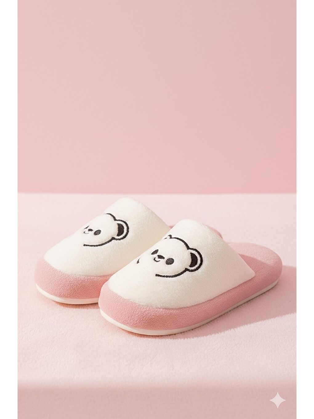 Beyaz MOMO Ayıcık Kadın Ev Terliği Günlük Rahat Kışlık Terlik