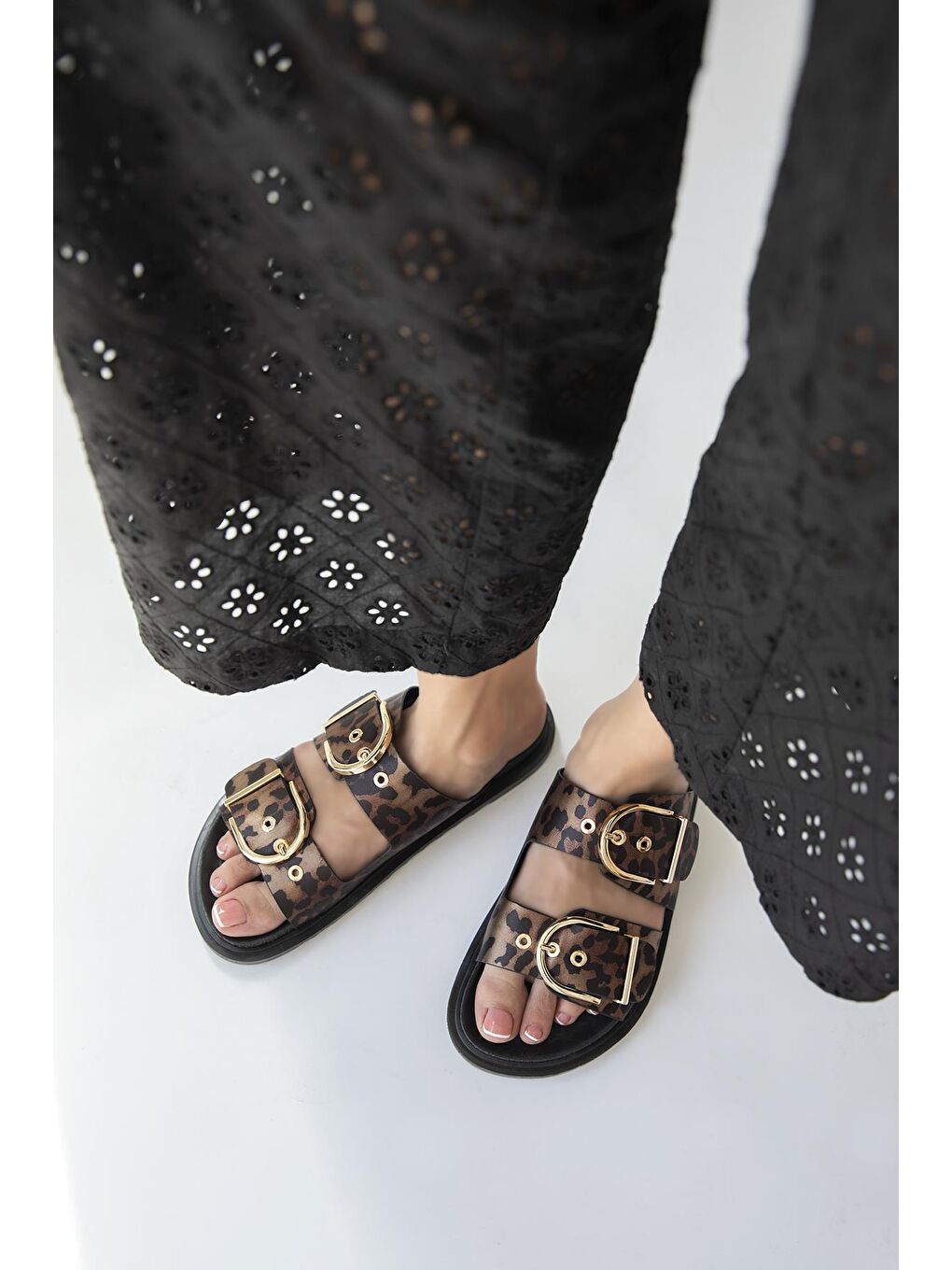 Kahverengi Forster Kadın Toka Detay Saten Terlik Leopar