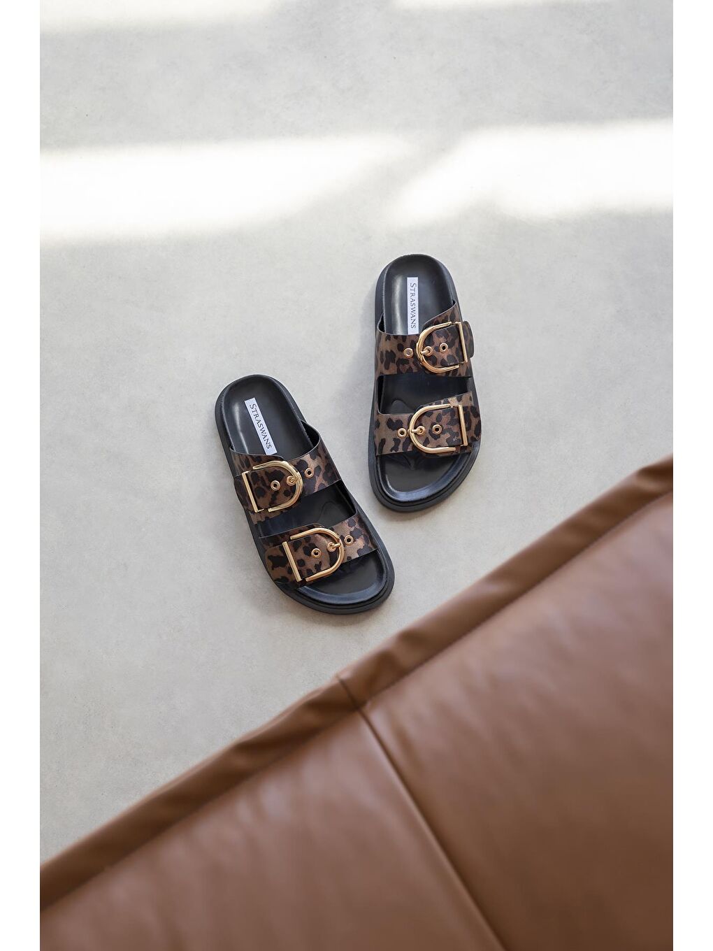 Kahverengi Forster Kadın Toka Detay Saten Terlik Leopar-2