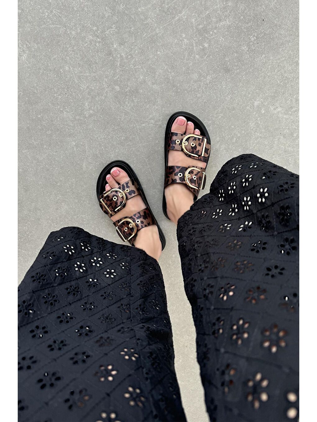 Kahverengi Forster Kadın Toka Detay Saten Terlik Leopar-3