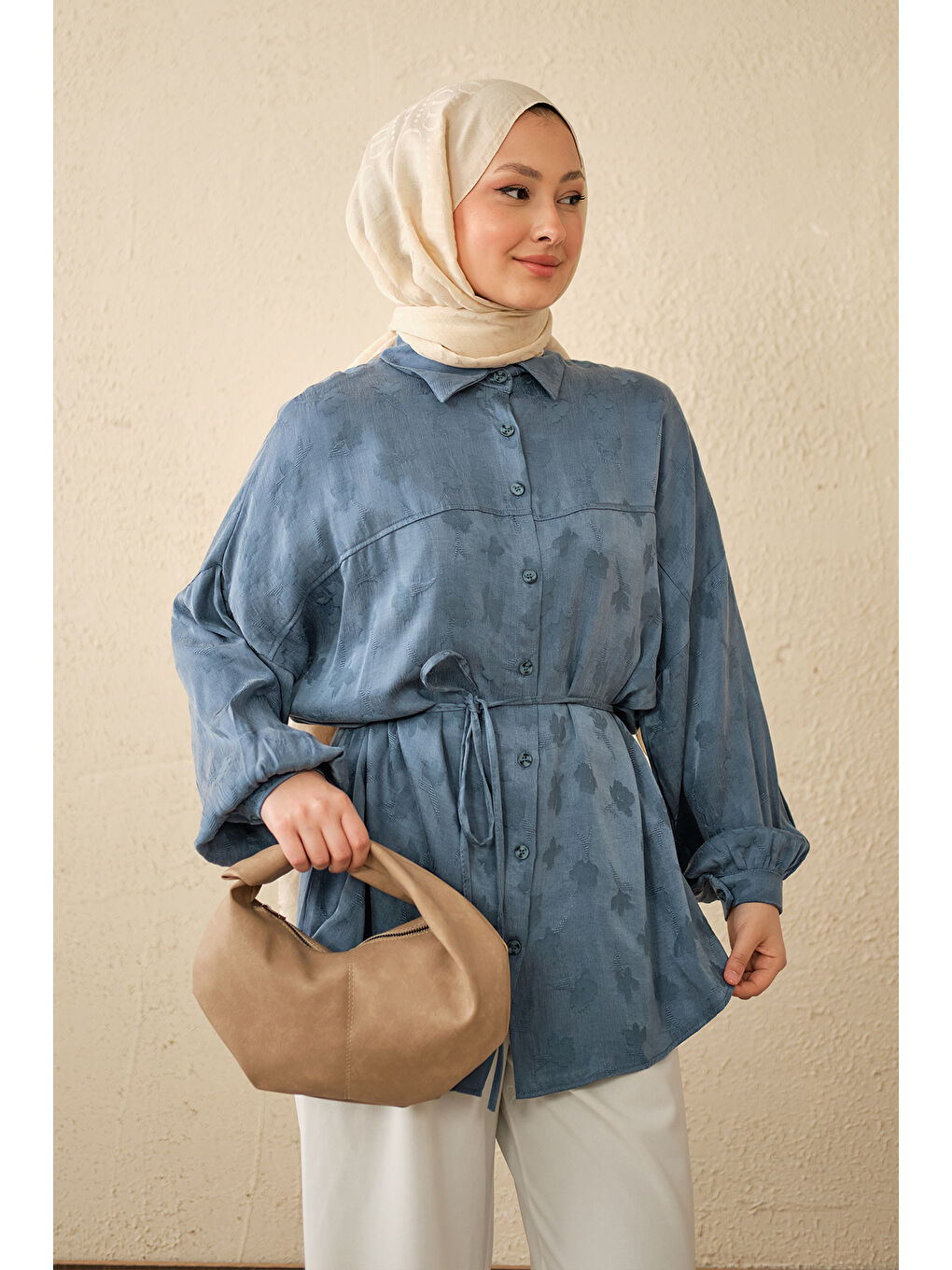 Kadın Yonca Desen Saten Bel Bağlamalı Gömlek Mavi-2