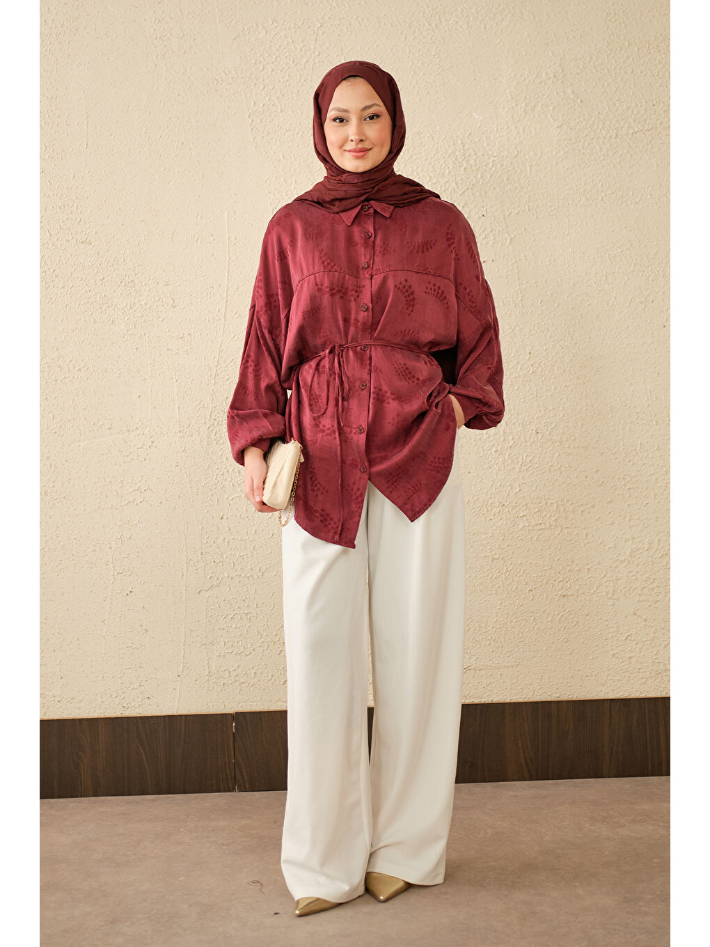 Kadın Benek Desenli Saten Bel Bağlamalı Gömlek Bordo-1