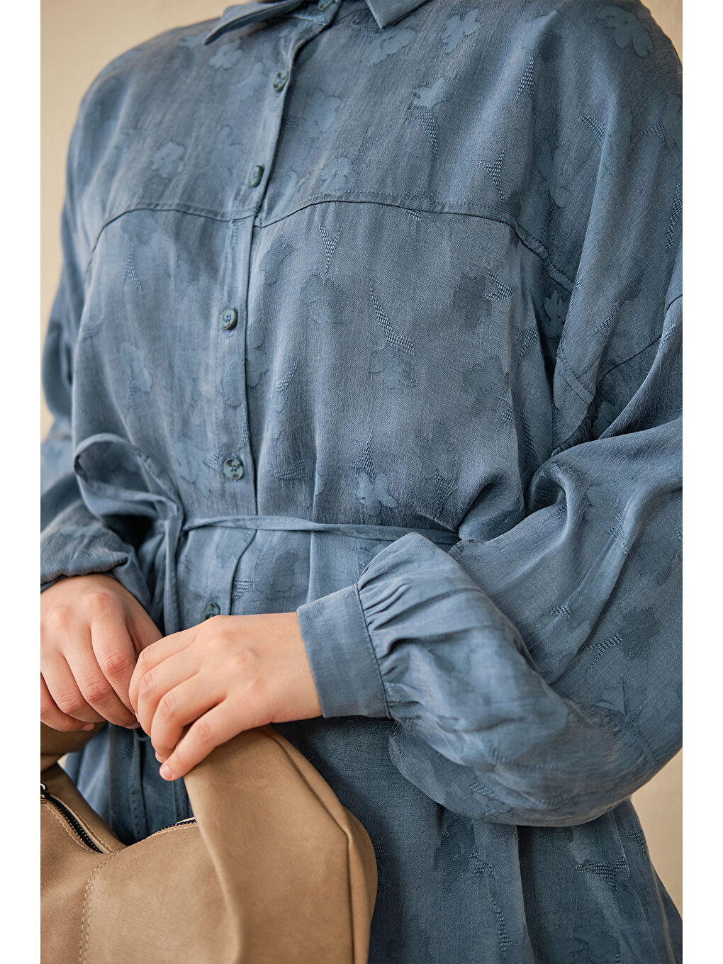 Kadın Yonca Desen Saten Bel Bağlamalı Gömlek Mavi-3