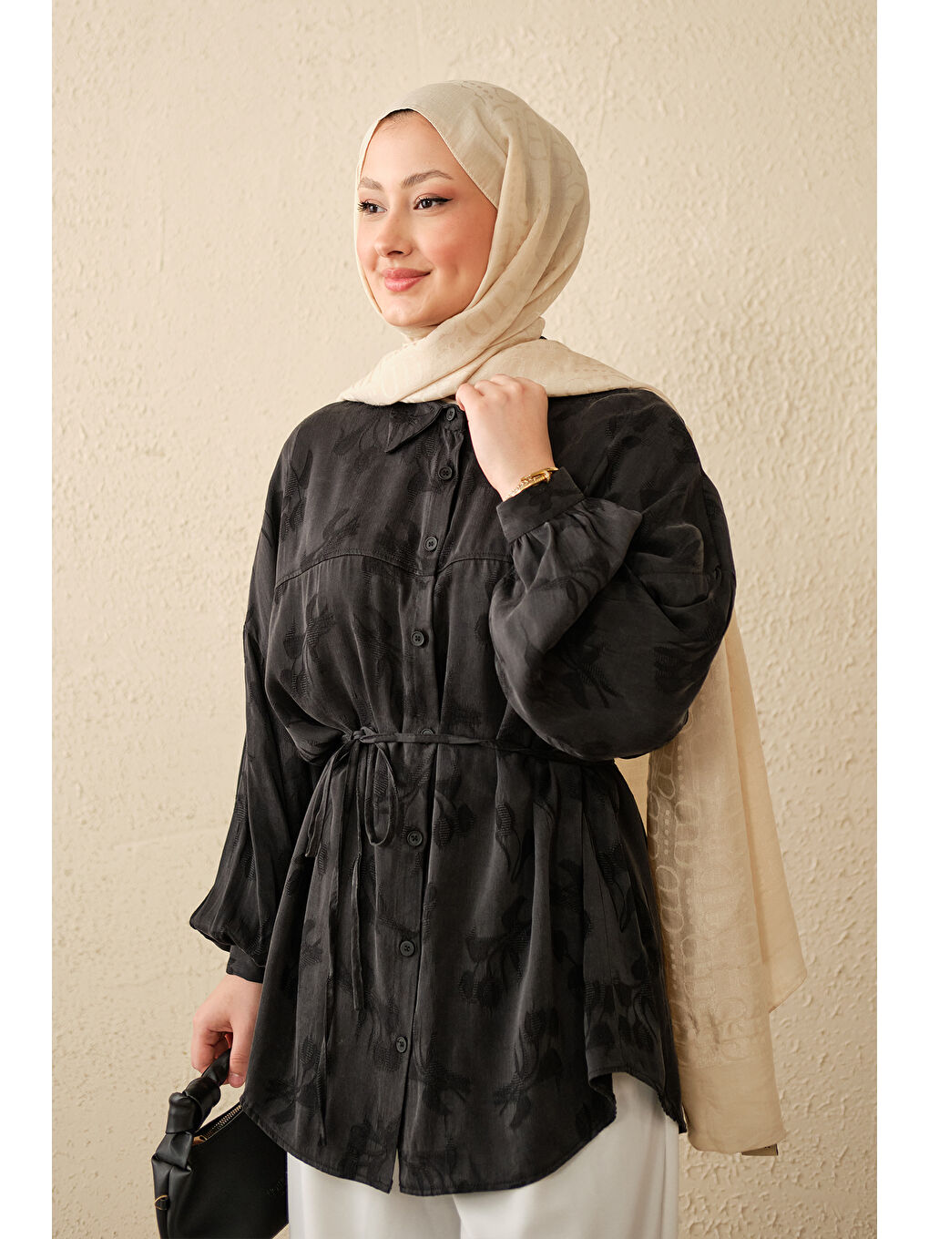 Kadın Lale Desen Saten Bel Bağlamalı Gömlek Siyah-2