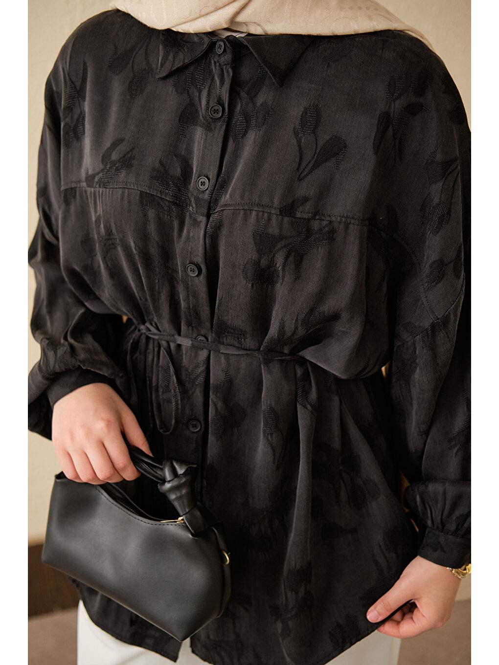 Kadın Lale Desen Saten Bel Bağlamalı Gömlek Siyah-3