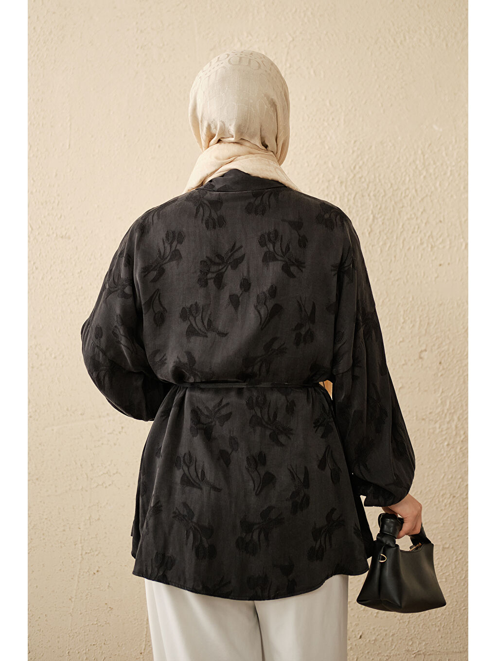 Kadın Lale Desen Saten Bel Bağlamalı Gömlek Siyah-4