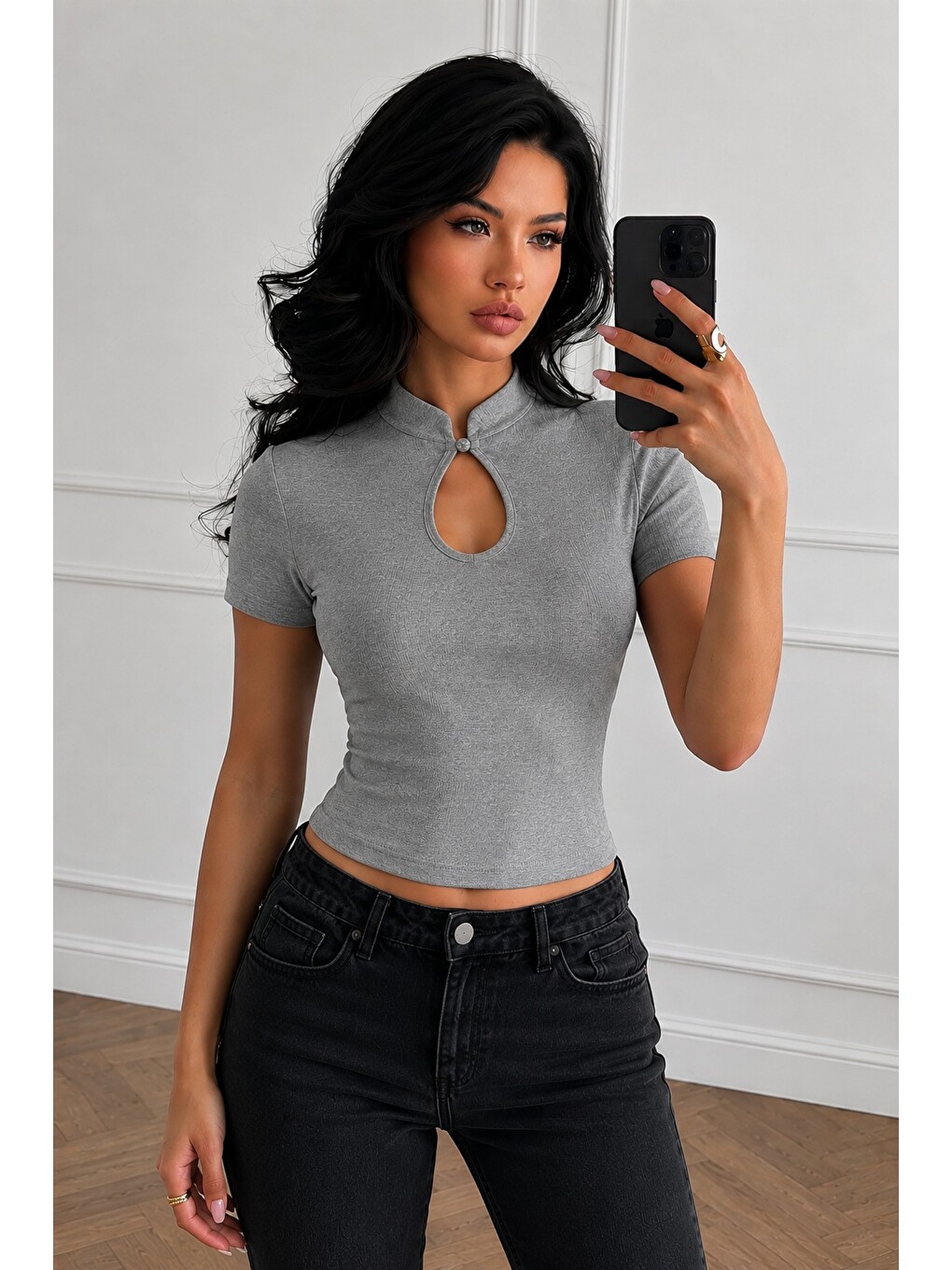 Gri Kadın Damla Yaka Düğme Detaylı Kısa Kollu Fit Bluz-3