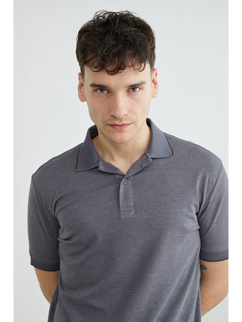 Gri Ribanalı Polo Yaka Tişört