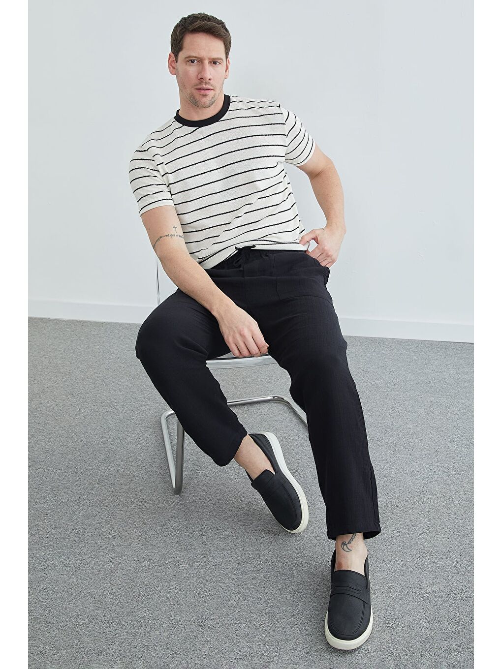 Siyah Beli Lastikli Müslin Kumaş Pantolon-1