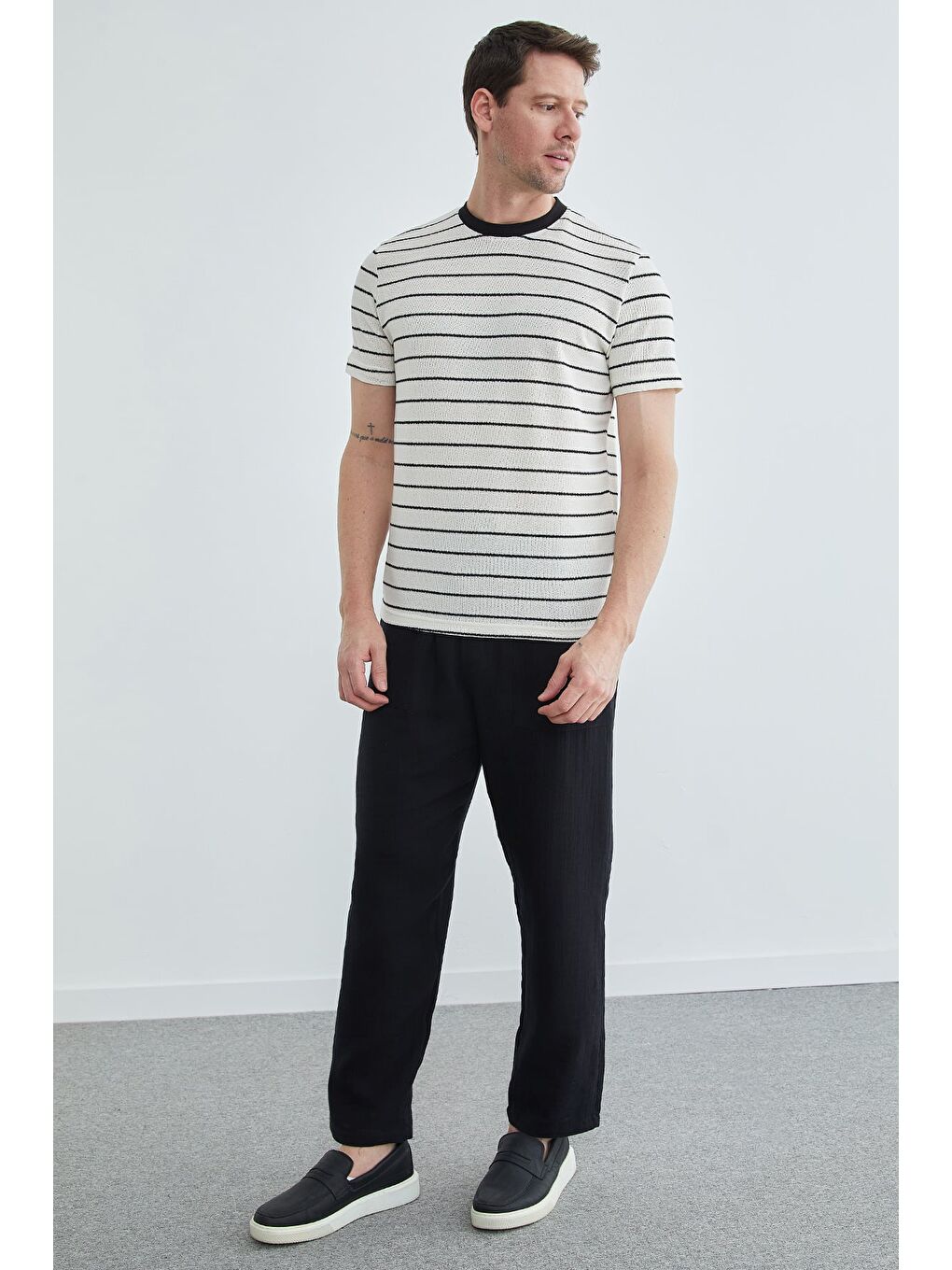 Siyah Beli Lastikli Müslin Kumaş Pantolon-3