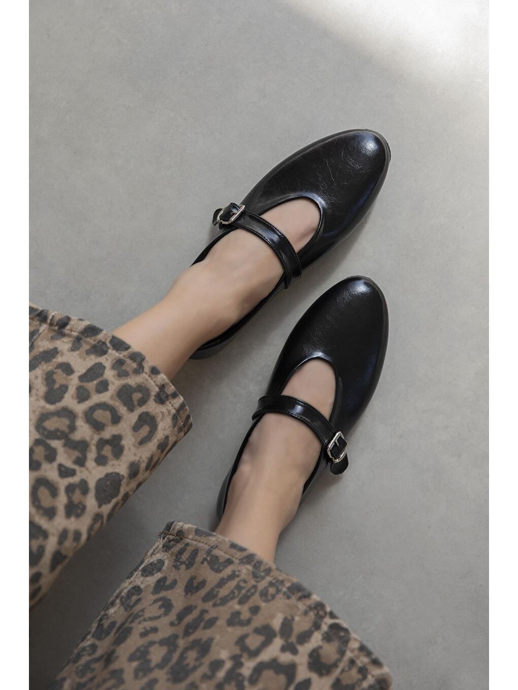 Jun Kadın  Kırışık Deri Babet Siyah-1