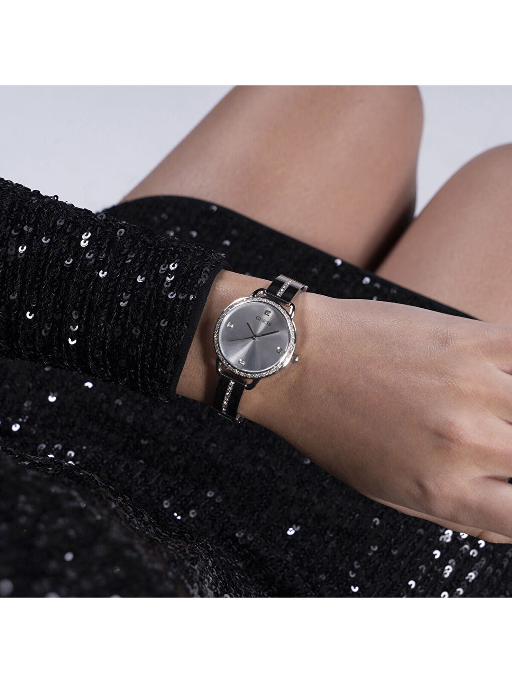 Gri GUGW0022L1 Kadın Kol Saati-4
