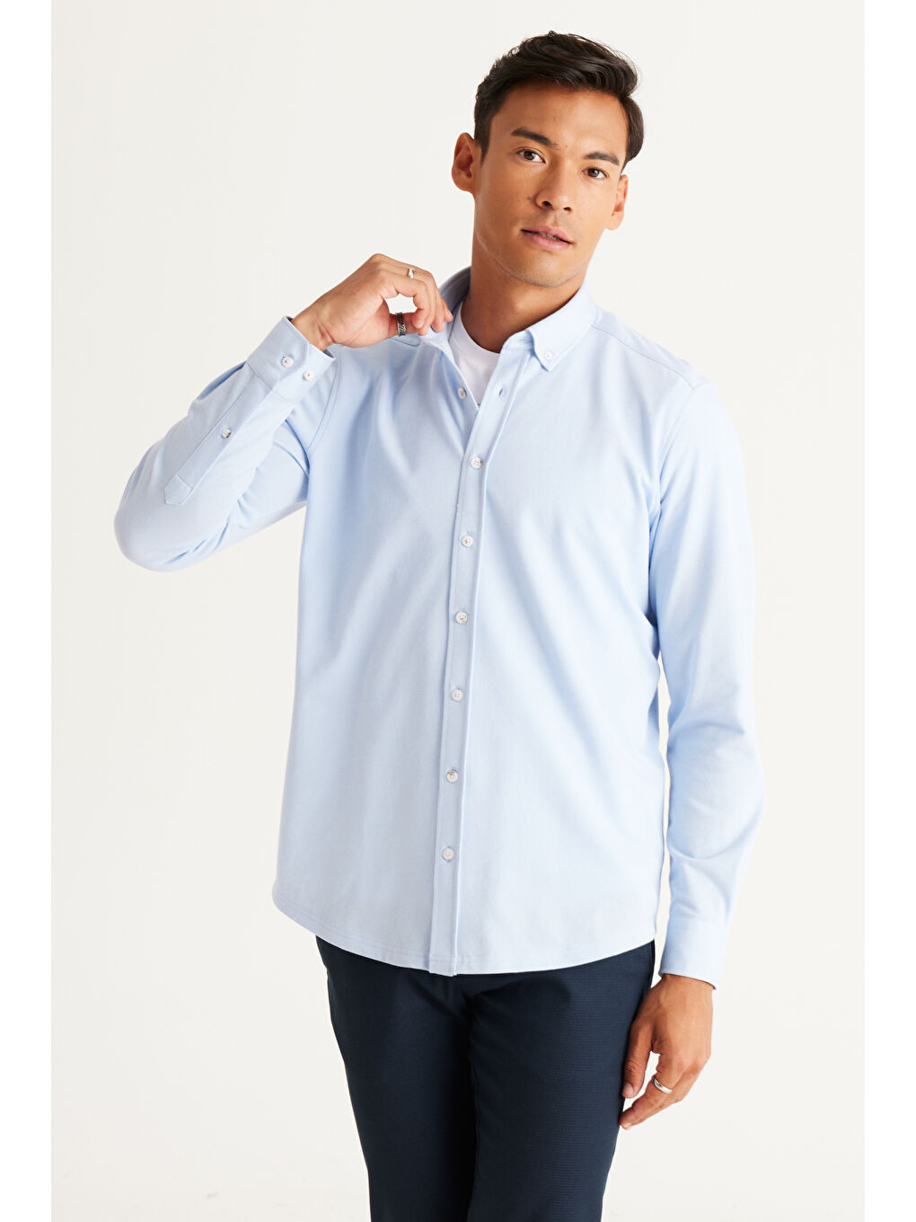 Erkek Açık Mavi Slim Fit Dar Kesim Düğmeli Yaka Pike Desenli Örme Gömlek-1