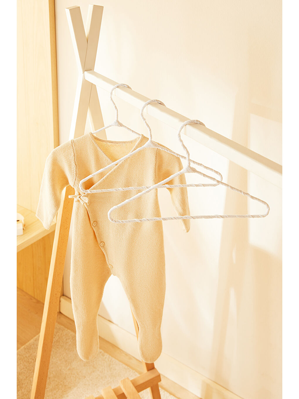 12'li Beyaz Renk Kumaş Kaplı Metal Bebek Giysi Askısı19.5 x 30 x 0.3 cm-4