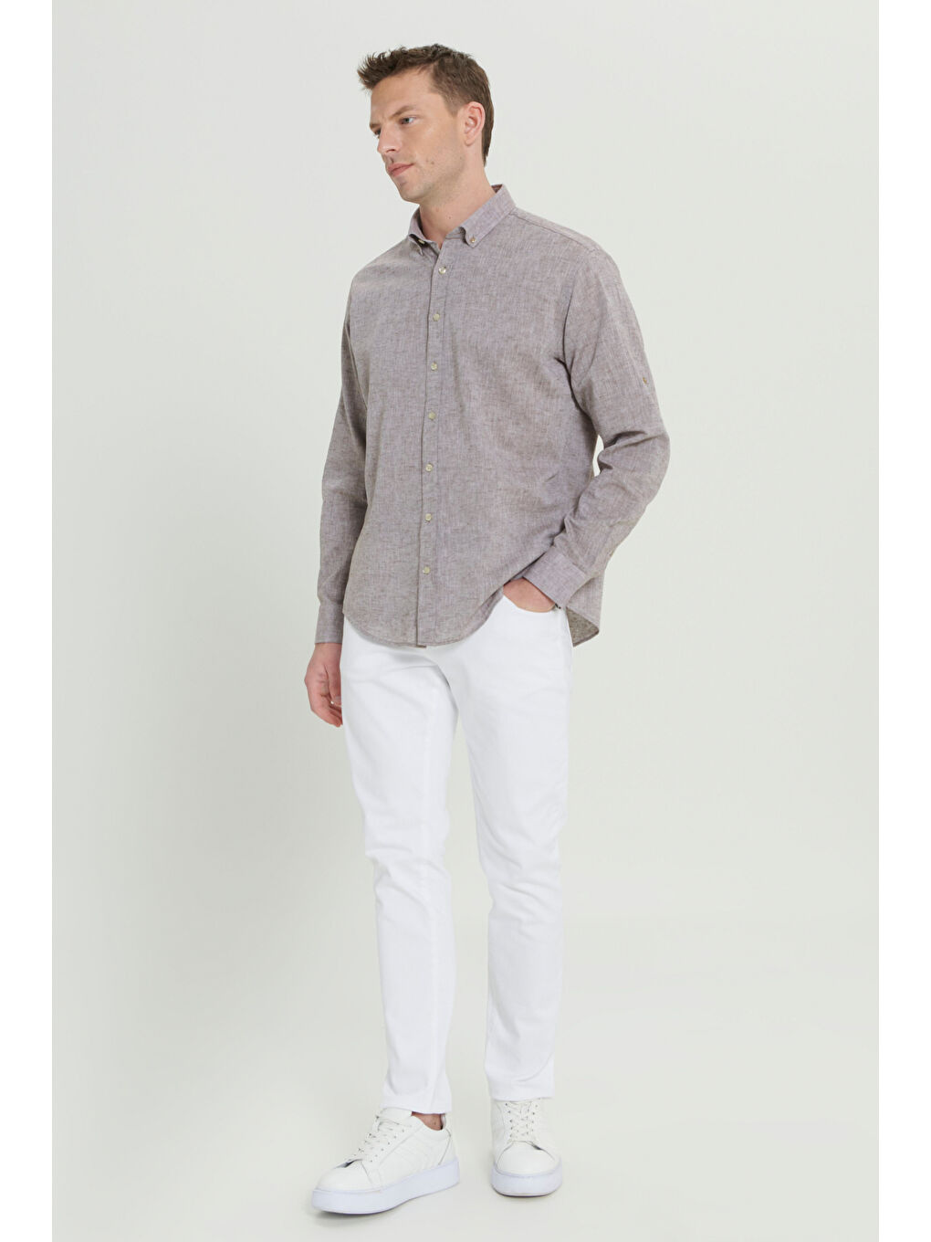 Erkek Kahverengi Comfort Fit Rahat Kesim Düğmeli Yaka Casual Keten Gömlek-1