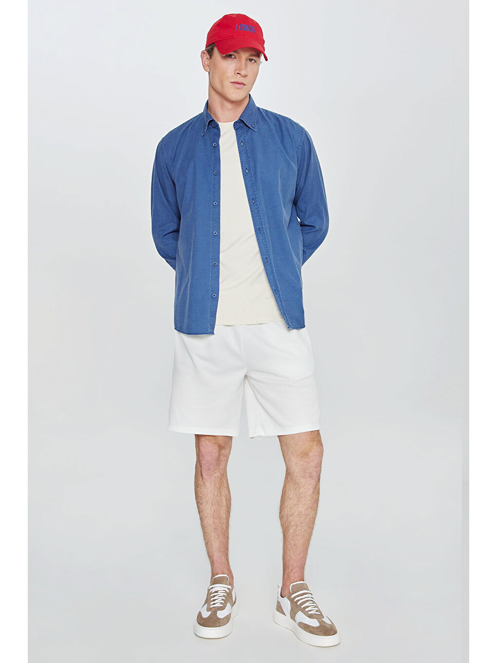 Erkek Beyaz Pamuklu Normal Kesim Beli Bağlamalı Yan Cepli Örme Şort