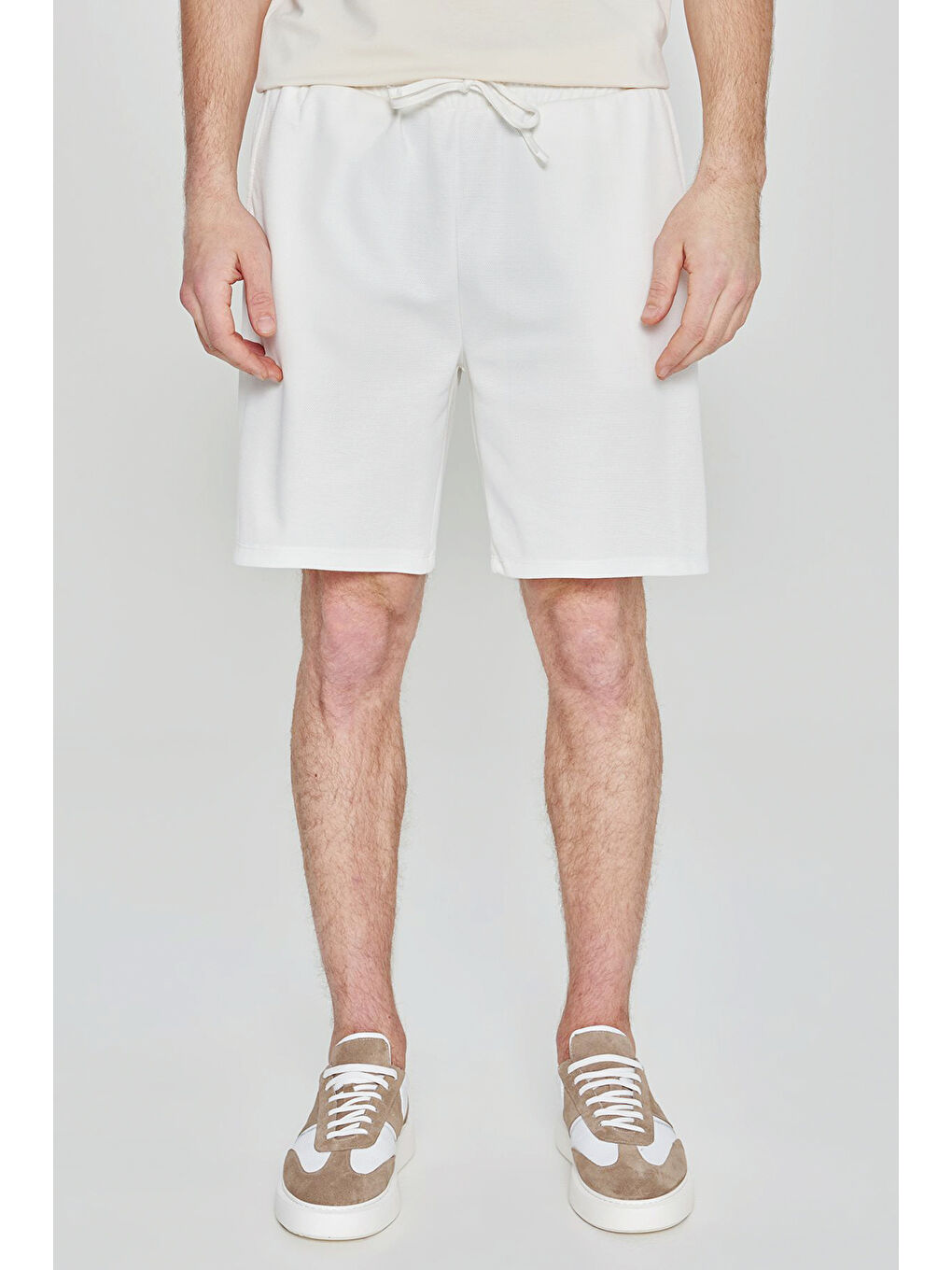 Erkek Beyaz Pamuklu Normal Kesim Beli Bağlamalı Yan Cepli Örme Şort-1