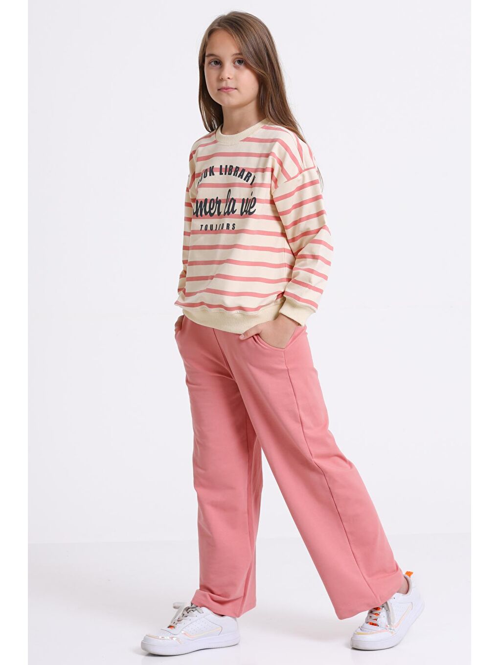 Kırmızı Kız Çocuk Nar Çiçeği Book Library Baskı 5-9 Yaş Takım - 23292-4-2