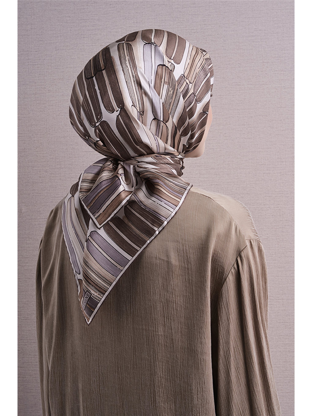 Bej Saf İpek Twill Eşarp 9616d 84-3