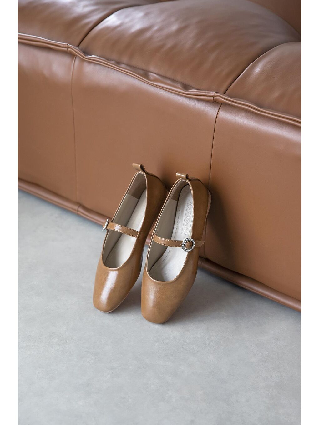 Kahverengi Berny Kadın Kemer Detay Kırışık  Deri  Babet Camel-1