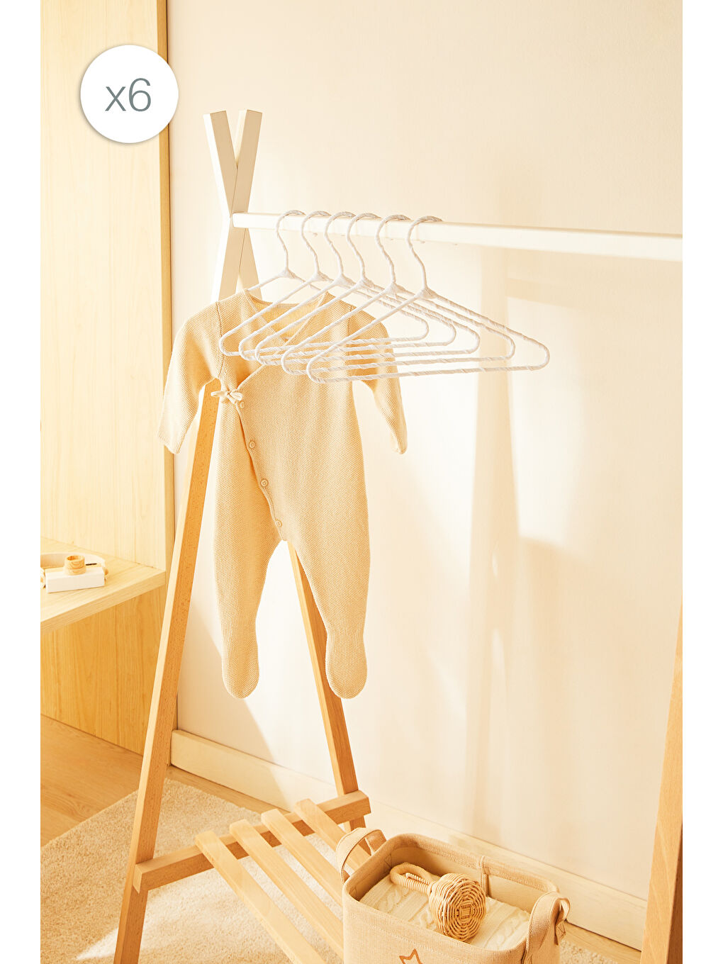 6'lı Beyaz Renk Kumaş Kaplı Metal Bebek Giysi Askısı19.5 x 30 x 0.3 cm