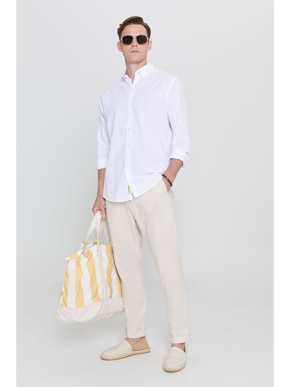 Erkek Beyaz Comfort Fit Rahat Kesim Düğmeli Yaka Casual Keten Gömlek-1