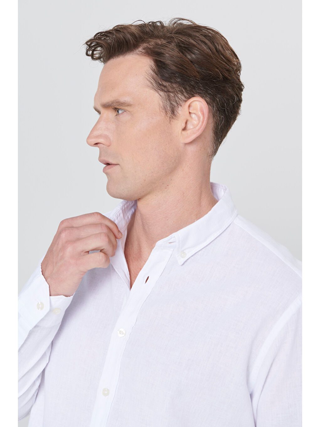 Erkek Beyaz Comfort Fit Rahat Kesim Düğmeli Yaka Casual Keten Gömlek-4