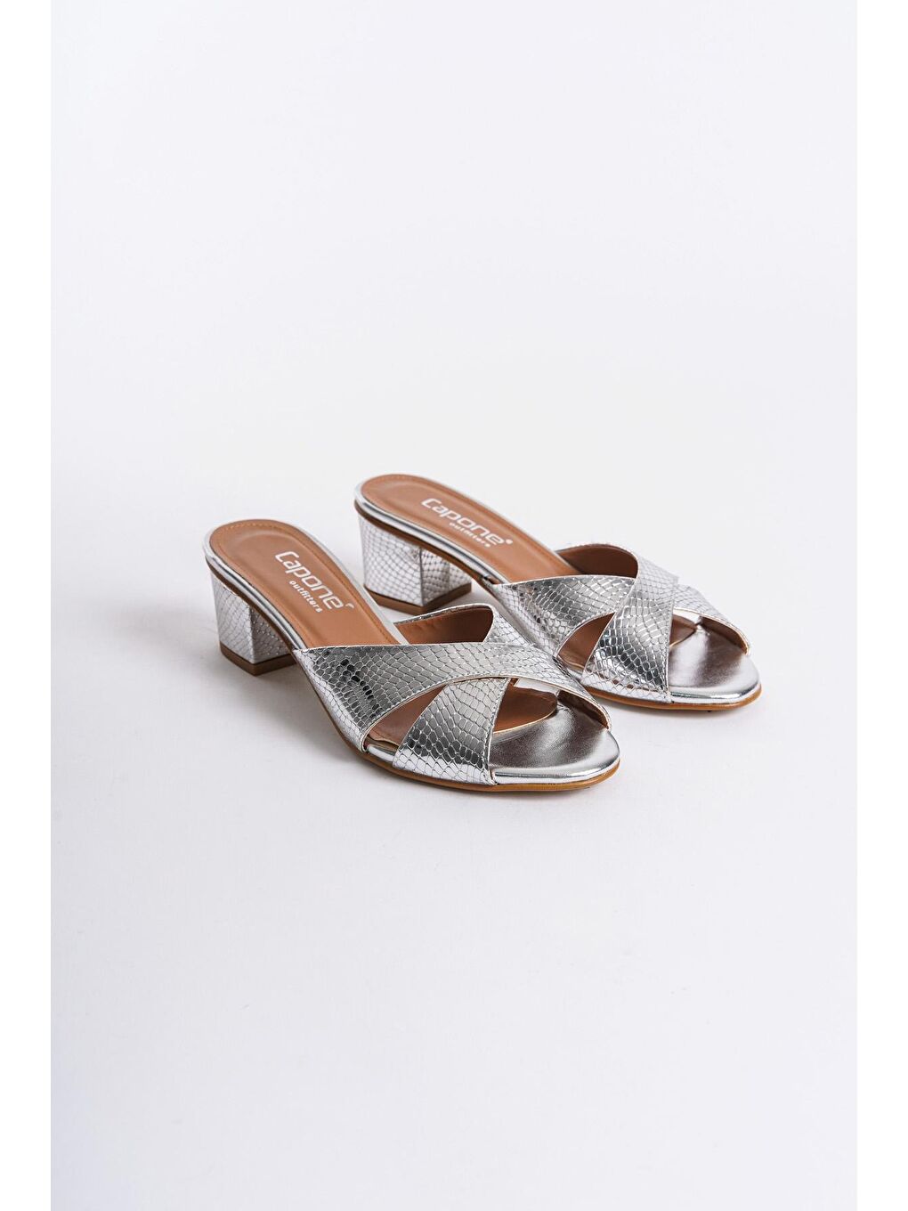 Gri Taya Çapraz Bantlı Kadın Terlik