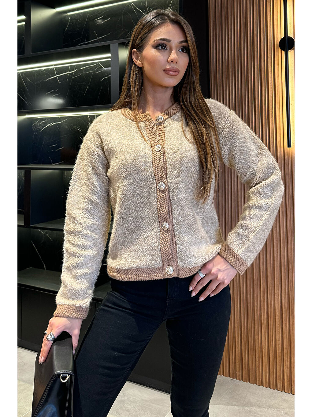 Bej Düğmeli Kadın Triko Ceket