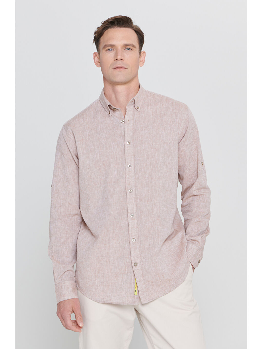 Kahverengi Erkek Camel Comfort Fit Rahat Kesim Düğmeli Yaka Casual Keten Gömlek-2