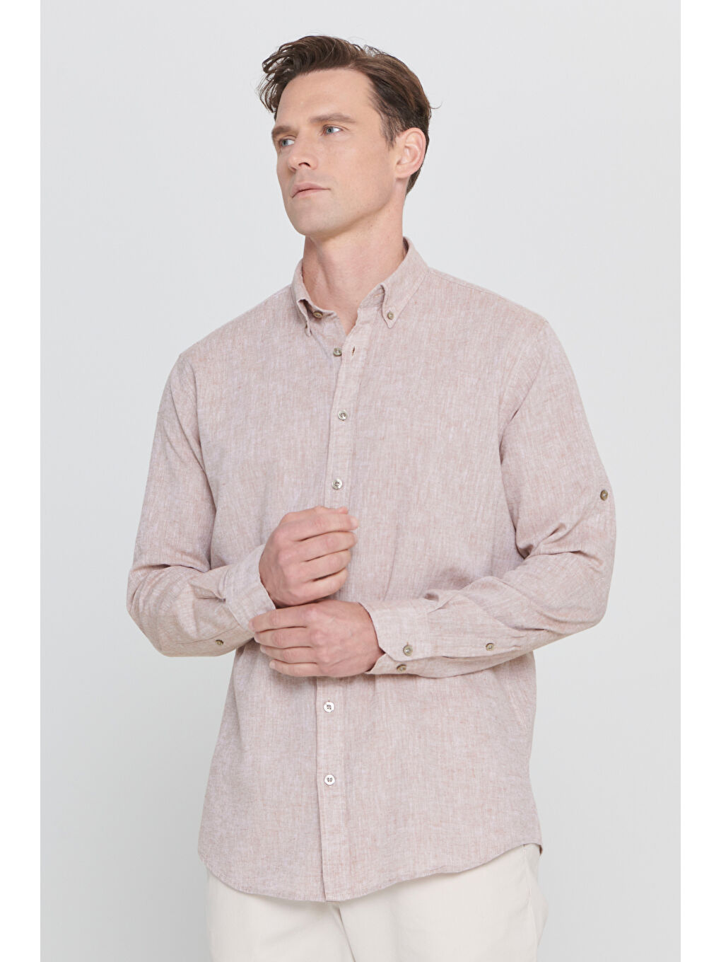 Kahverengi Erkek Camel Comfort Fit Rahat Kesim Düğmeli Yaka Casual Keten Gömlek-3