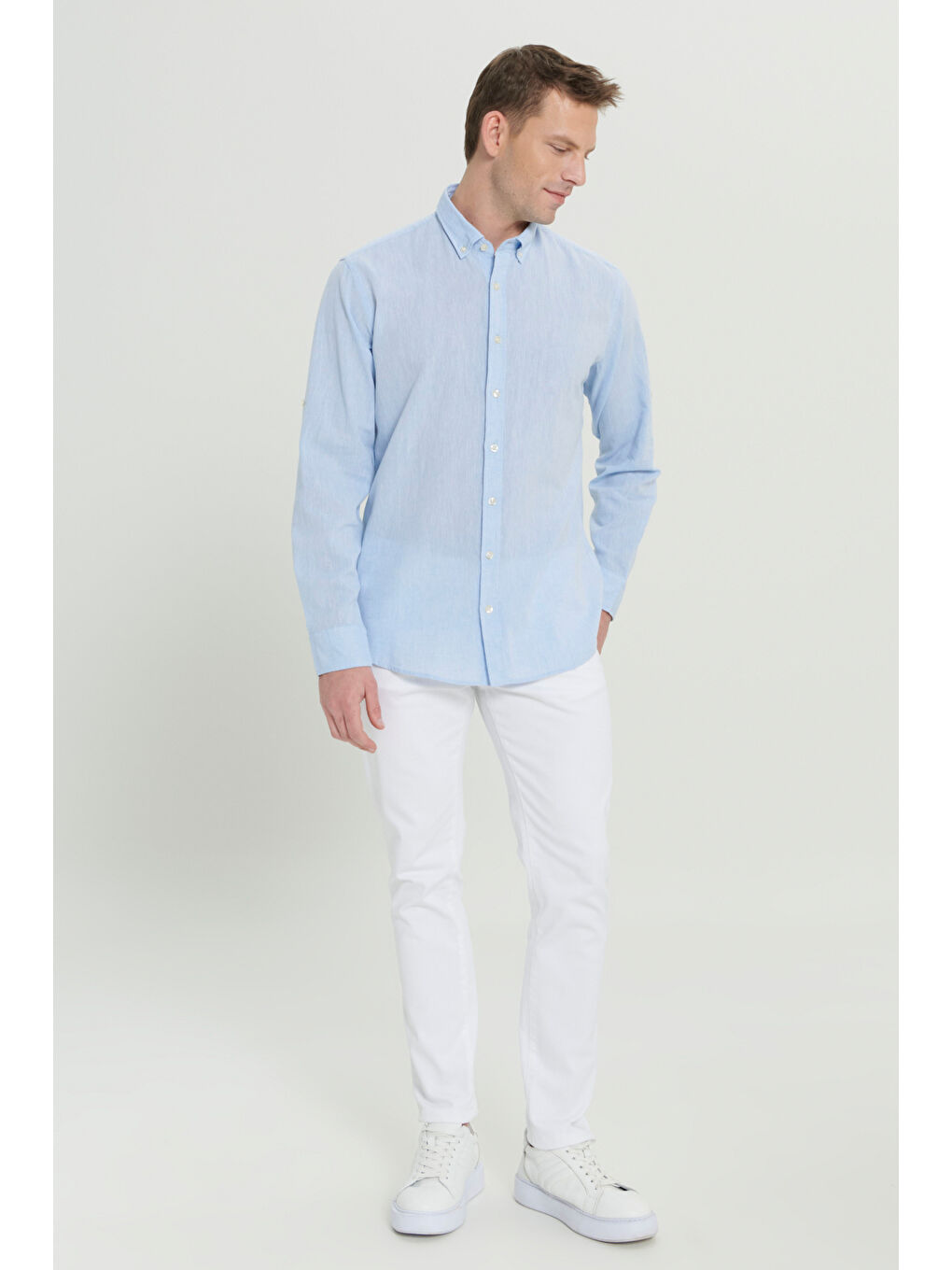 Erkek Açık Mavi Comfort Fit Rahat Kesim Düğmeli Yaka Casual Keten Gömlek-1