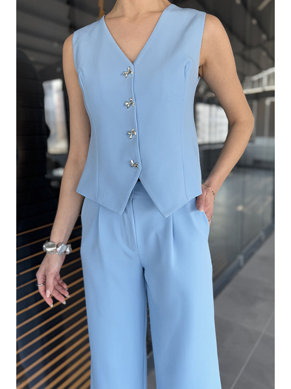 Mavi Düğme Detaylı Astarlı Kadın Yelek Pantolon İkili Takım-3
