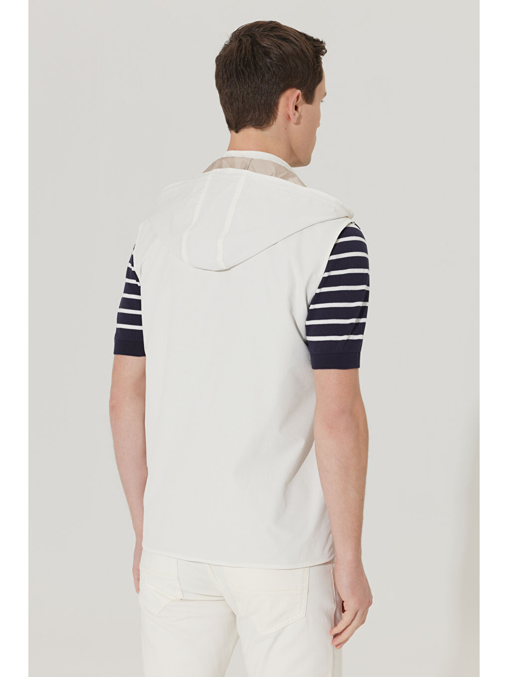 Erkek Ekru Standart Fit Normal Kesim Desenli Yelek-1