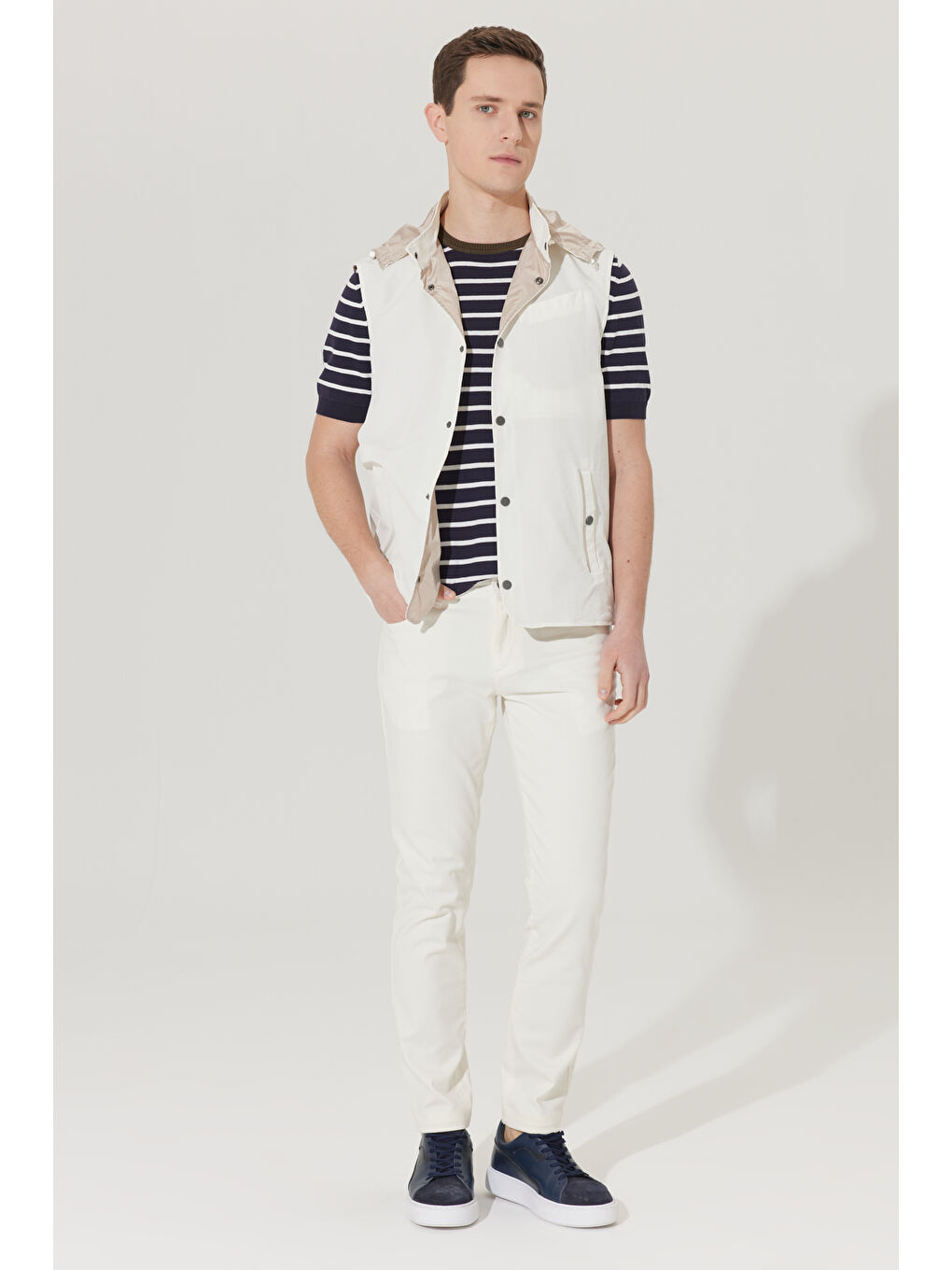 Erkek Ekru Standart Fit Normal Kesim Desenli Yelek-5