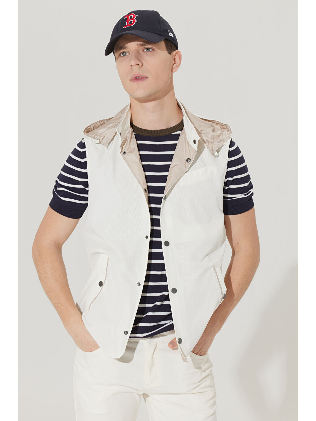 Erkek Ekru Standart Fit Normal Kesim Desenli Yelek-9