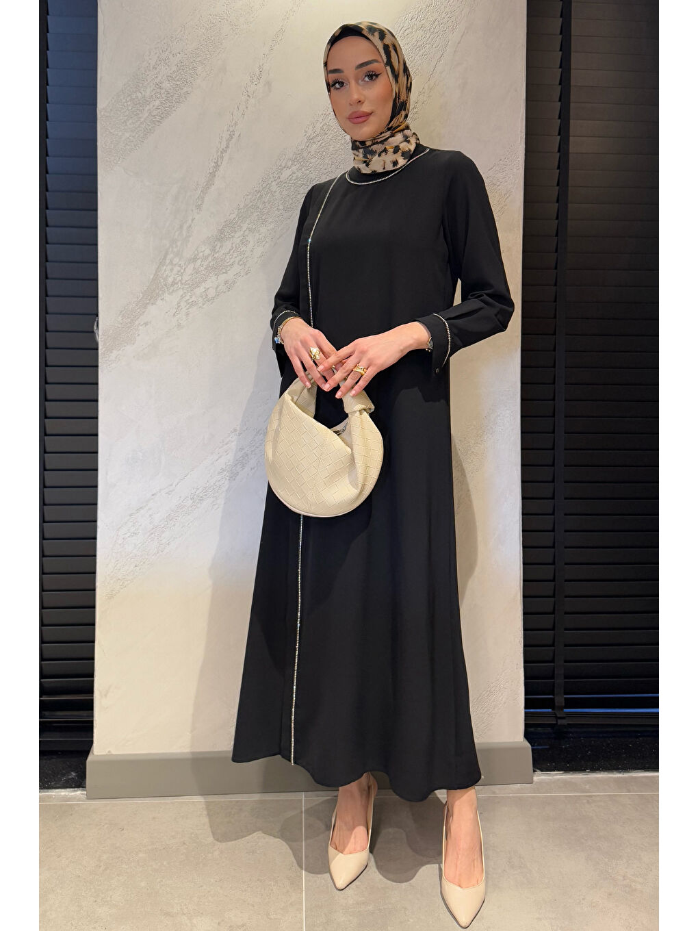 Siyah Kadın Bel Kuşaklı Taş İşlemeli Büyük Beden Tesettür Elbise-2