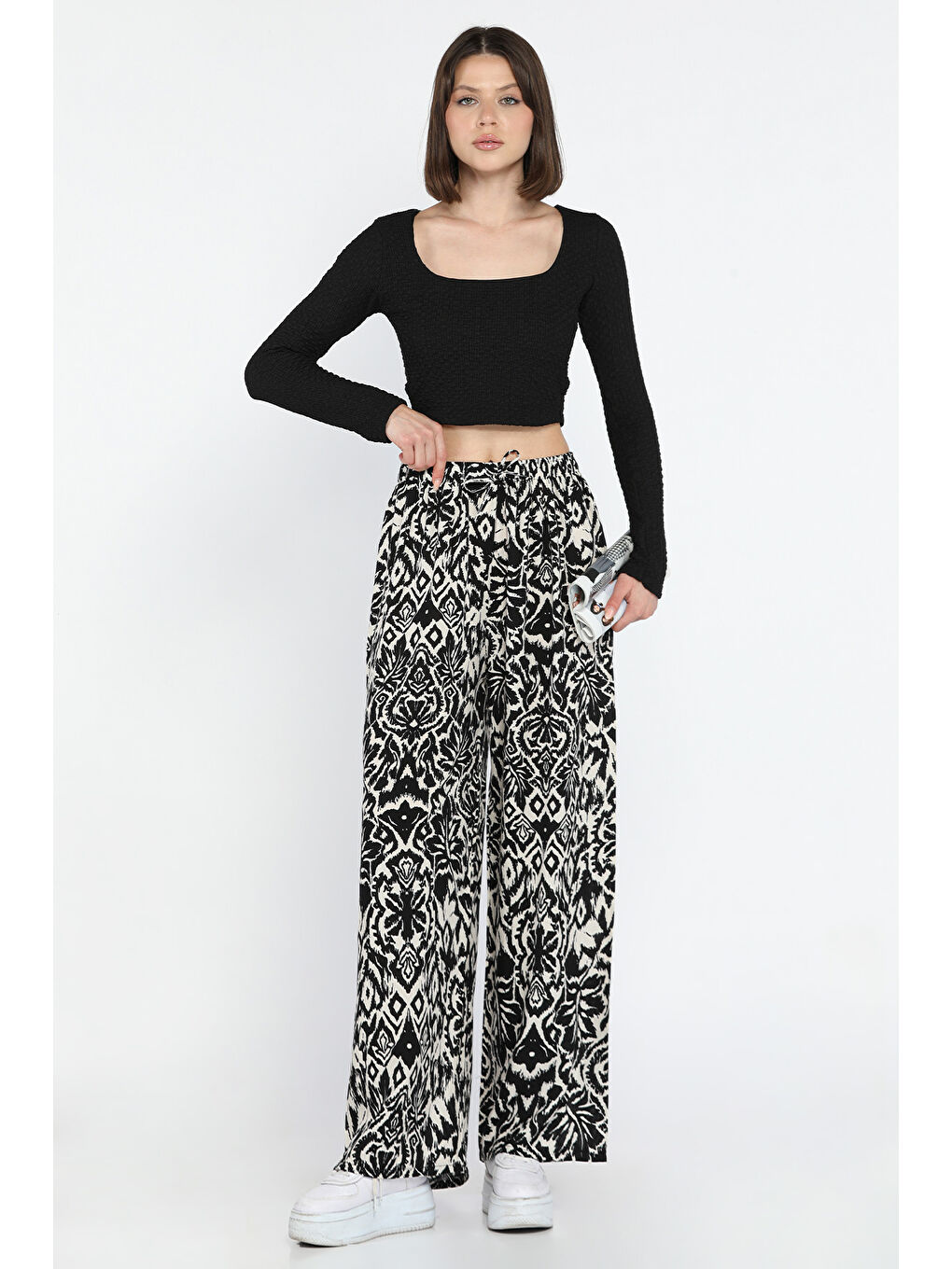 Siyah Bol Paça Viskon Yürüyüş Pantolonu