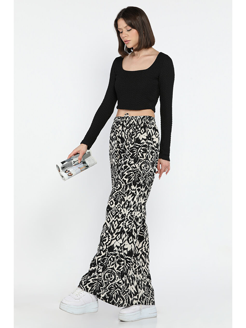 Siyah Bol Paça Viskon Yürüyüş Pantolonu-1