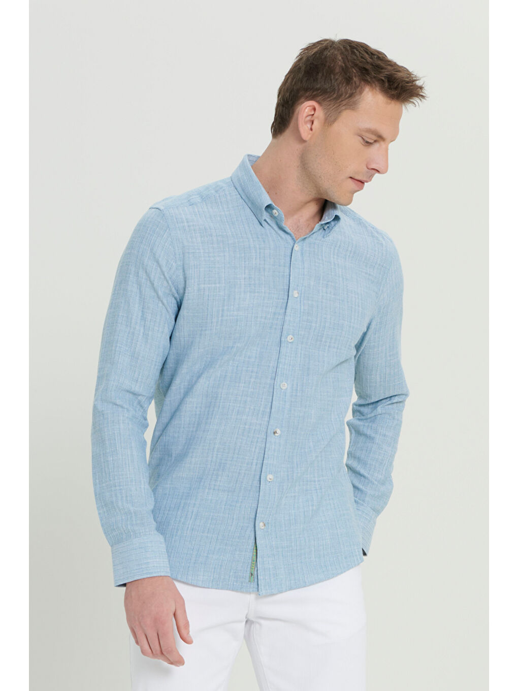 Erkek Yeşil Slim Fit Dar Kesim Gizli Düğmeli Yaka Keten Görünümlü %100 Pamuk Flamlı Gömlek-2