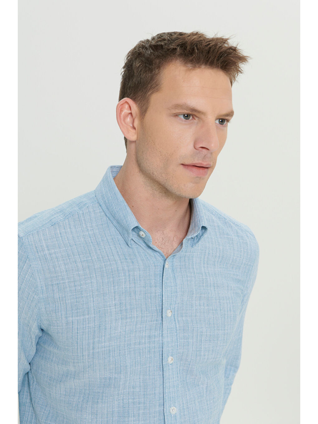 Erkek Yeşil Slim Fit Dar Kesim Gizli Düğmeli Yaka Keten Görünümlü %100 Pamuk Flamlı Gömlek-3