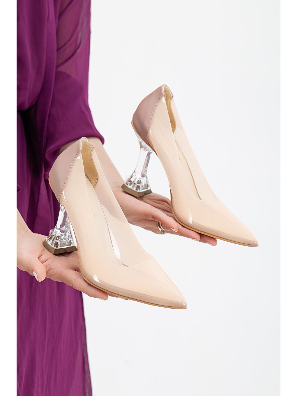 Bej D150 Kadın Günlük Klasik Topuklu Şeffaf Ayakkabı-2